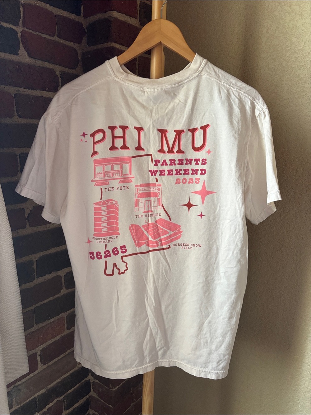 Comfort Colors White Tee with Pink Phi Mu Parents Weekend Graphic Size L